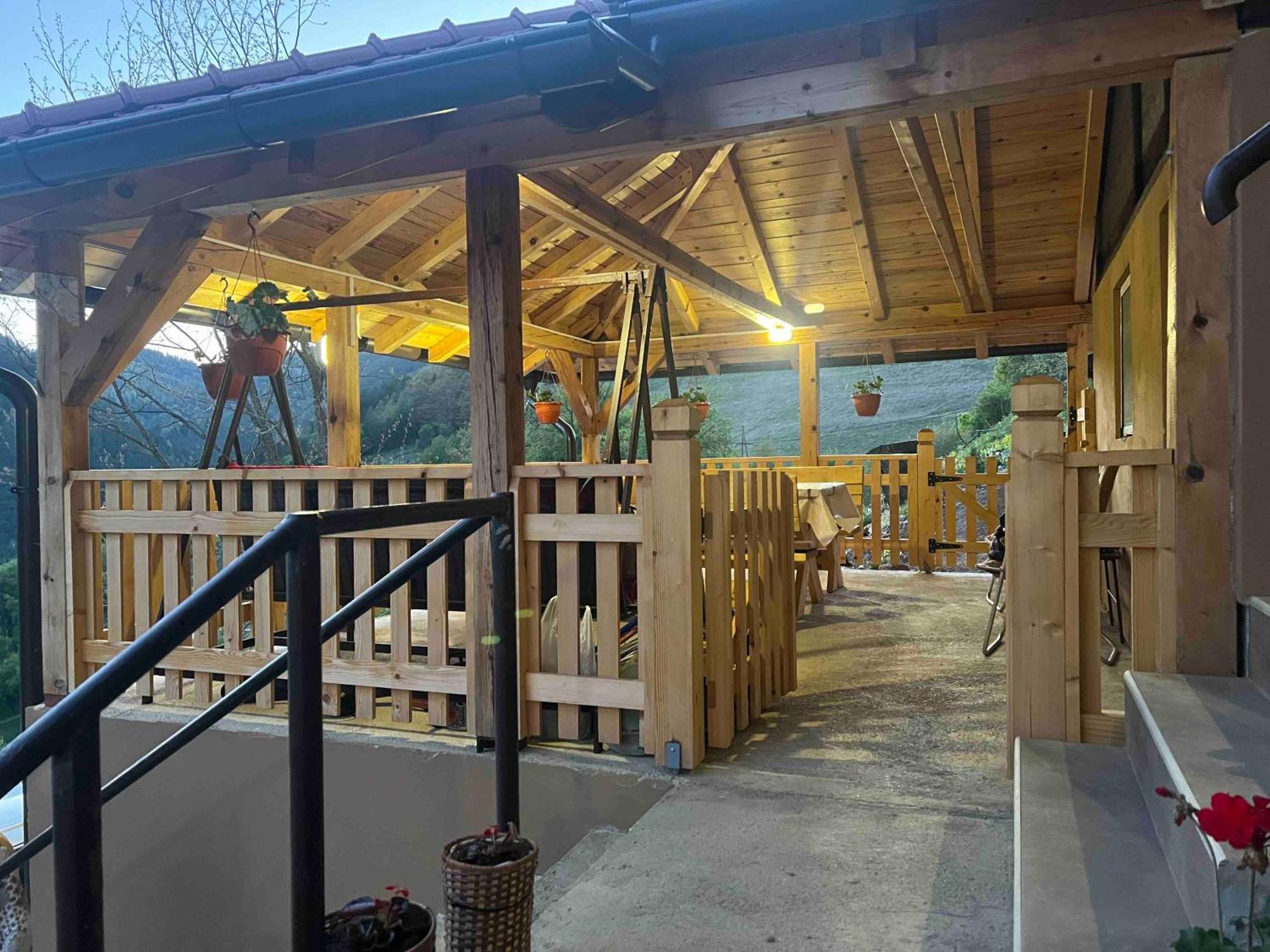 Ljubav Stara Zaovine Hotel Lazici Exterior photo